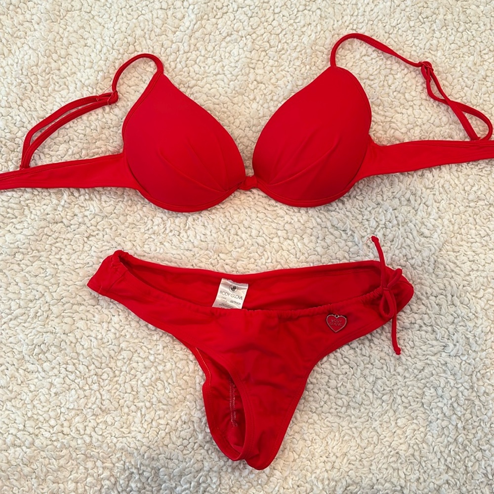 NEVER WORN - Sexy Red Padded Cheeky Bikini